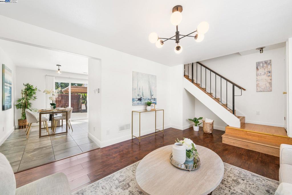 Photo of Listing #41109043