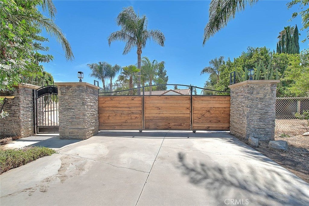 Photo of Listing #IV25189848