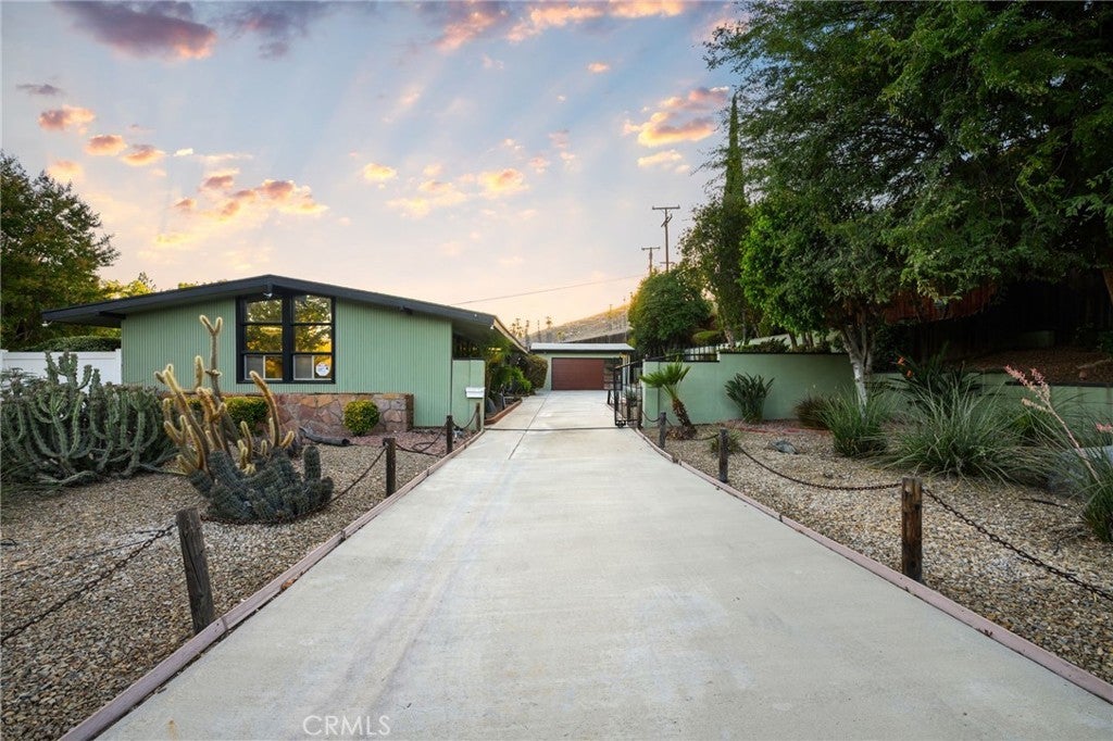 Photo of Listing #IV25188447