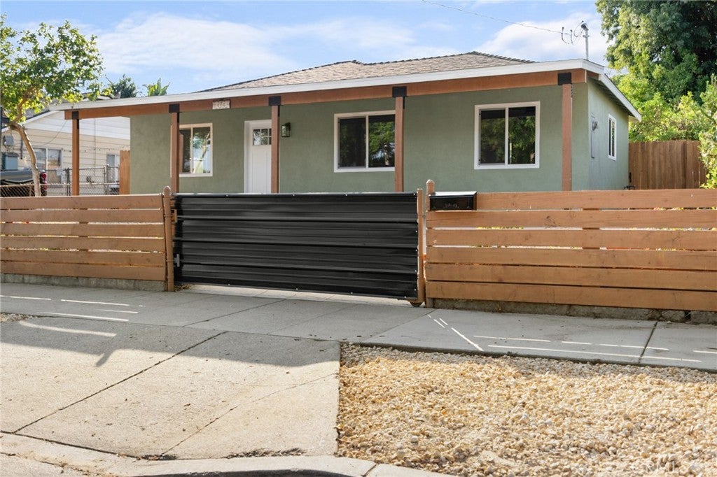 Photo of Listing #SR25187897