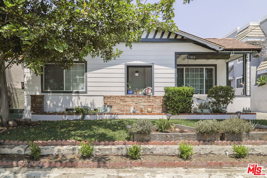 Photo of Listing #25582181