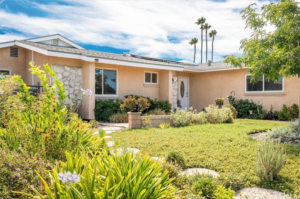 Photo of Listing #SR25186515