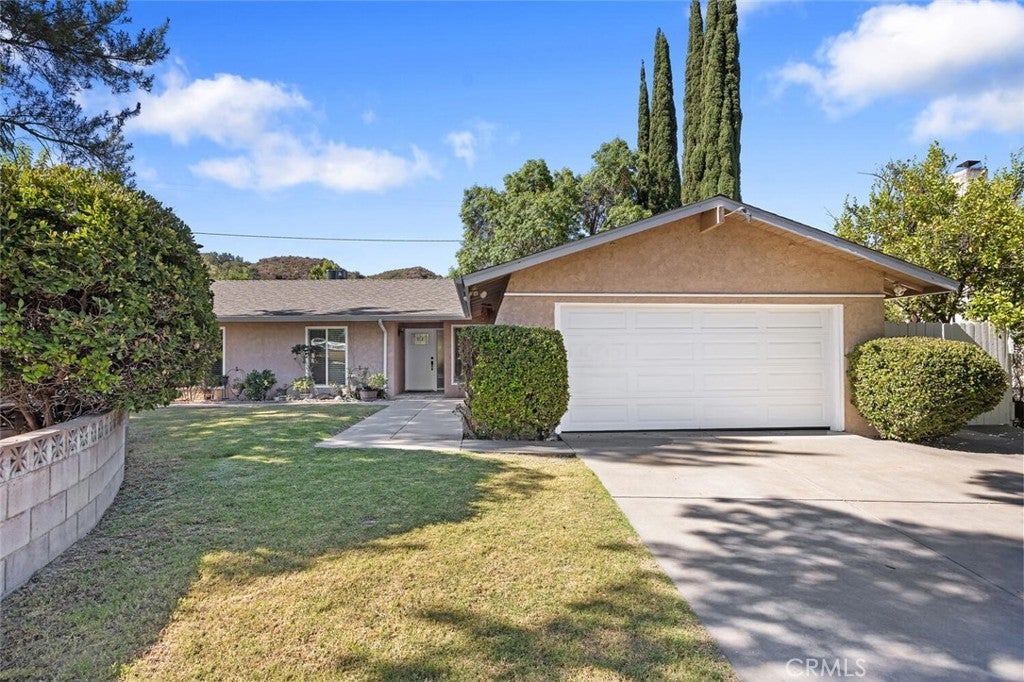 Photo of Listing #SR25185641