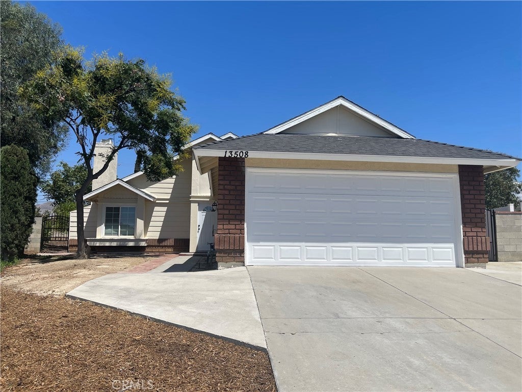 Photo of Listing #IV25190525