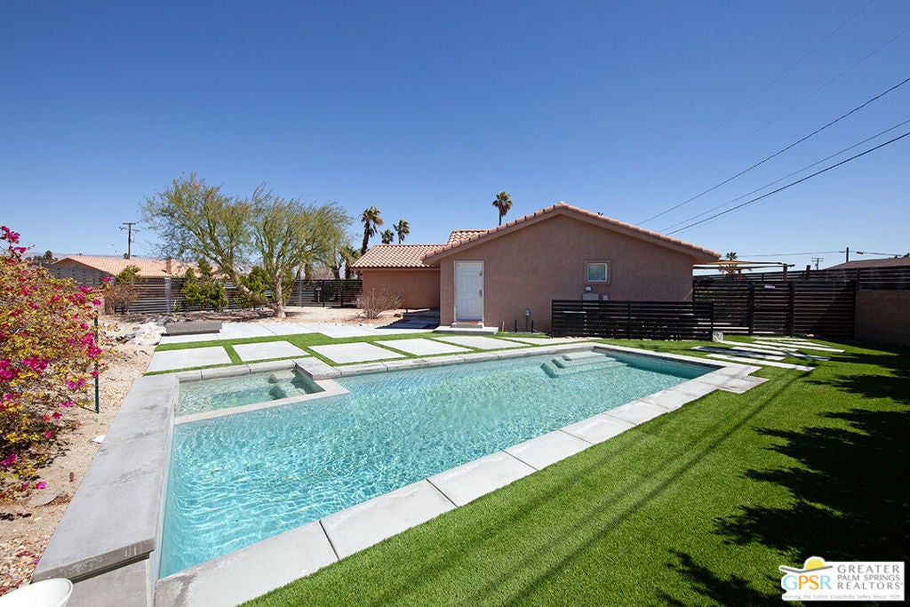 529 W Bon Air Drive, Palm Springs