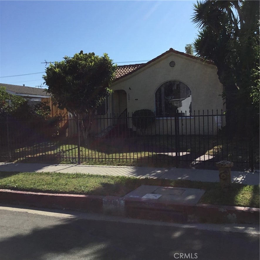 Photo of Listing #IV25191446