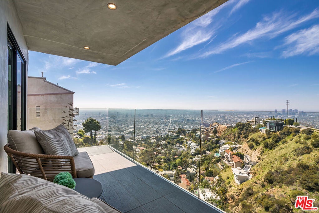 Photo of Listing #25582965