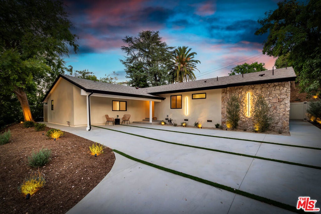 Photo of Listing #25582979