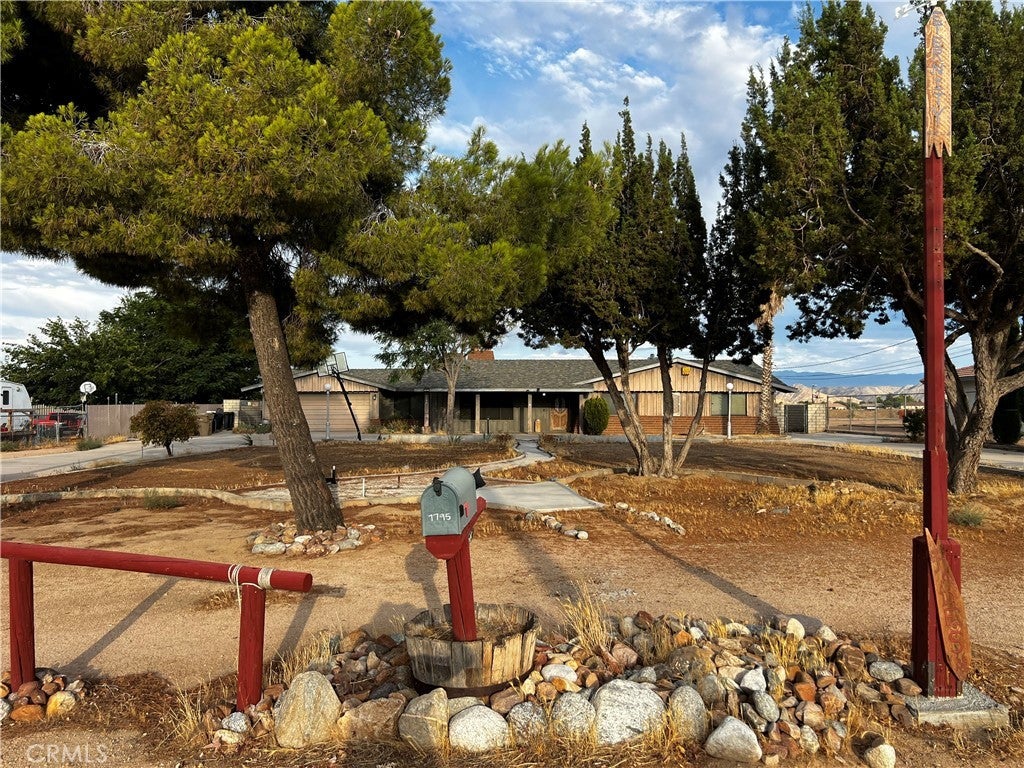 Photo of Listing #IV25189376