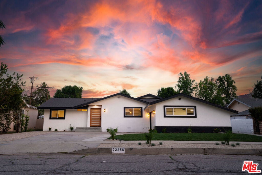 Photo of Listing #25583195