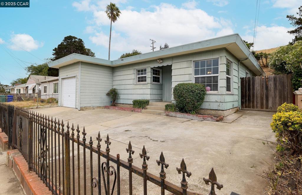 Photo of Listing #41109387