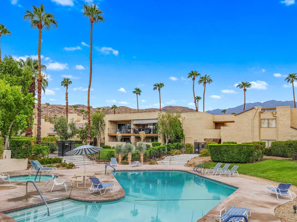 5300 E Waverly Drive # F11, Palm Springs
