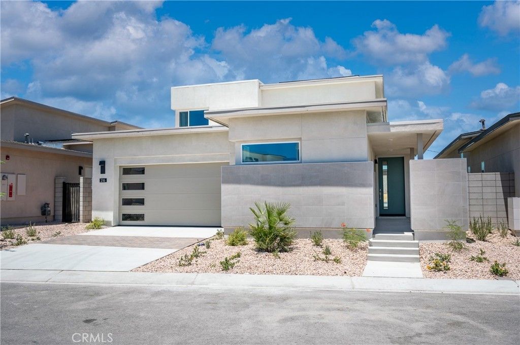 216 Mustang Lane, Palm Springs