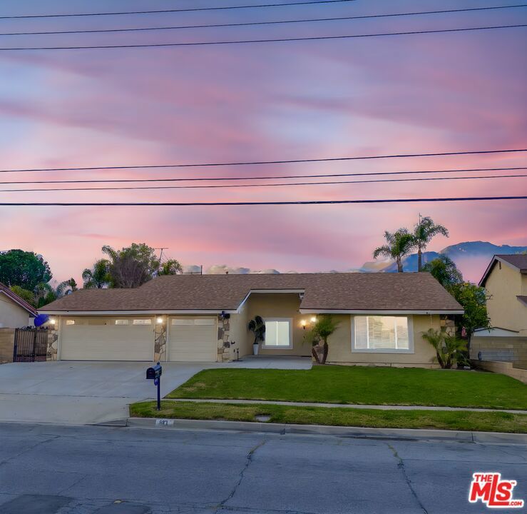 Photo of Listing #25583275