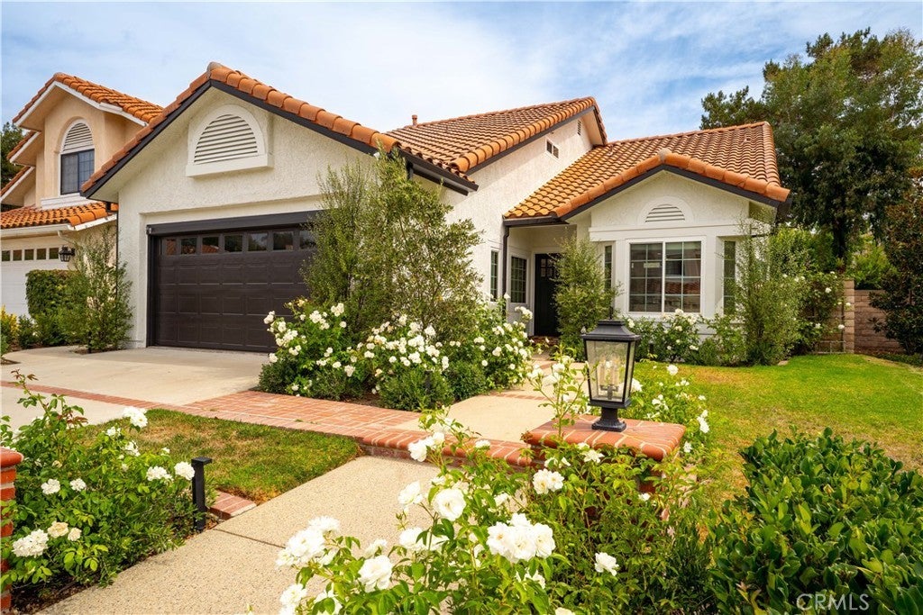 Photo of Listing #SR25191945