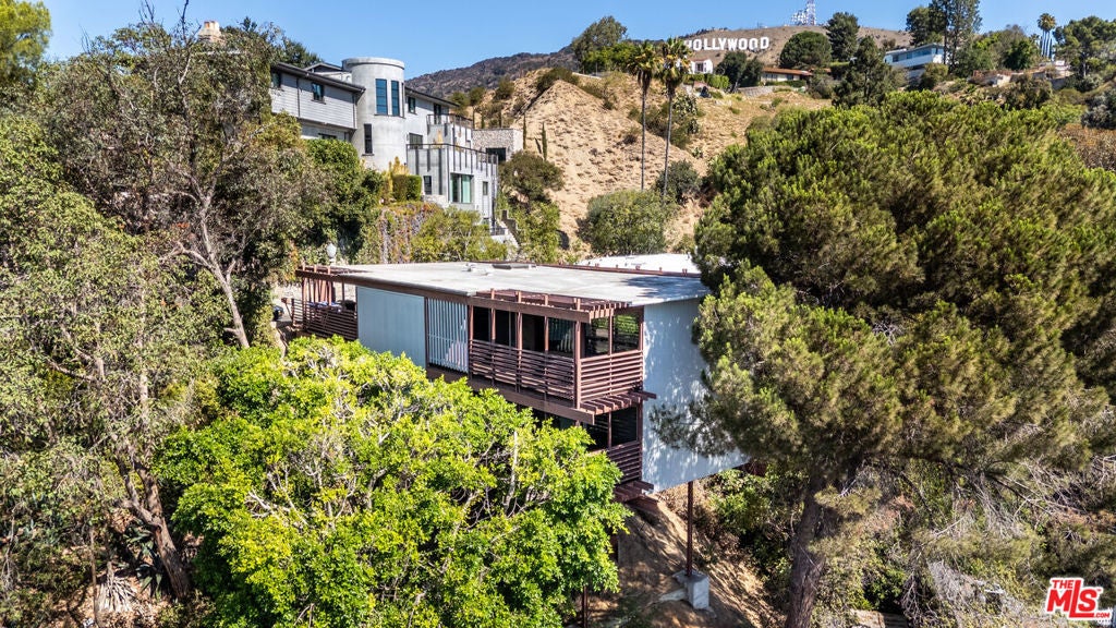 Photo of Listing #25583417