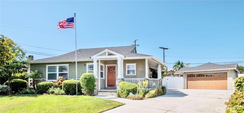 Photo of Listing #SB25191183