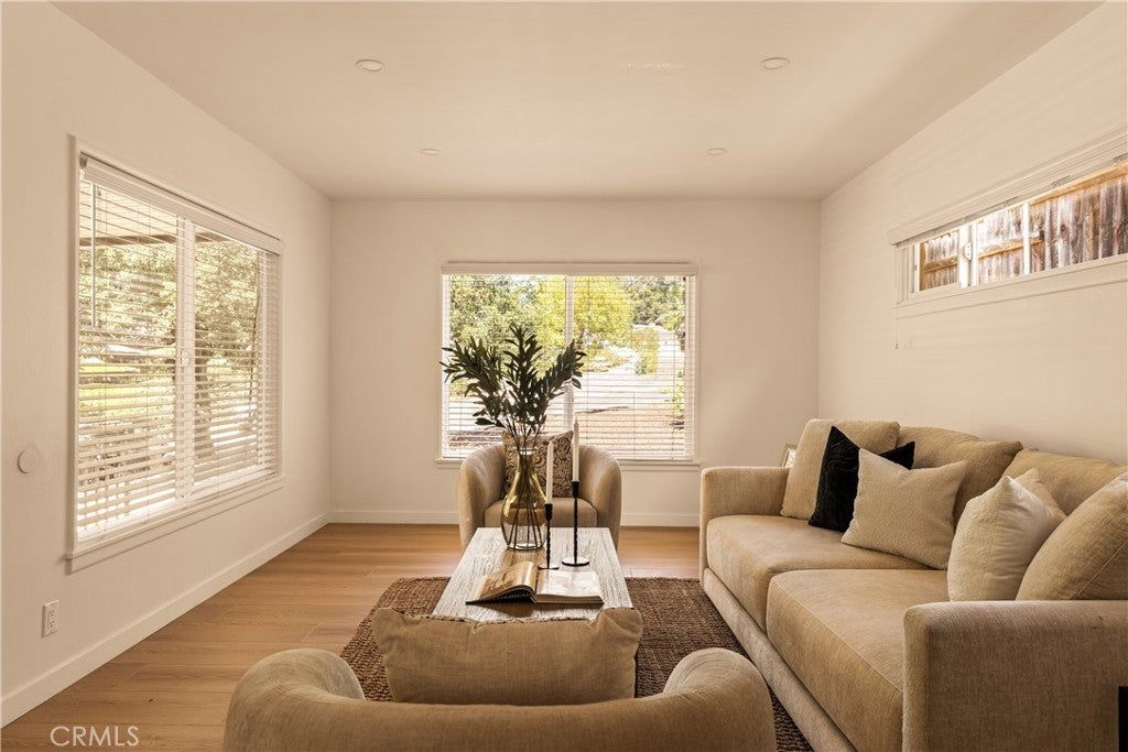 Photo of Listing #SR25191688