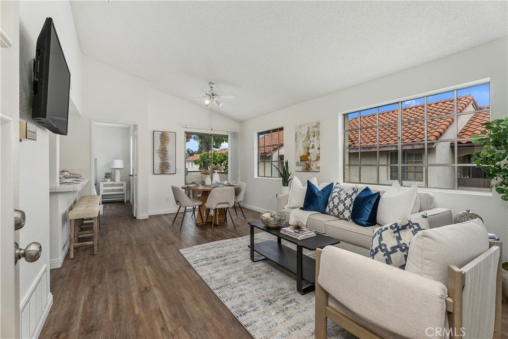 Photo of Listing #OC25191881