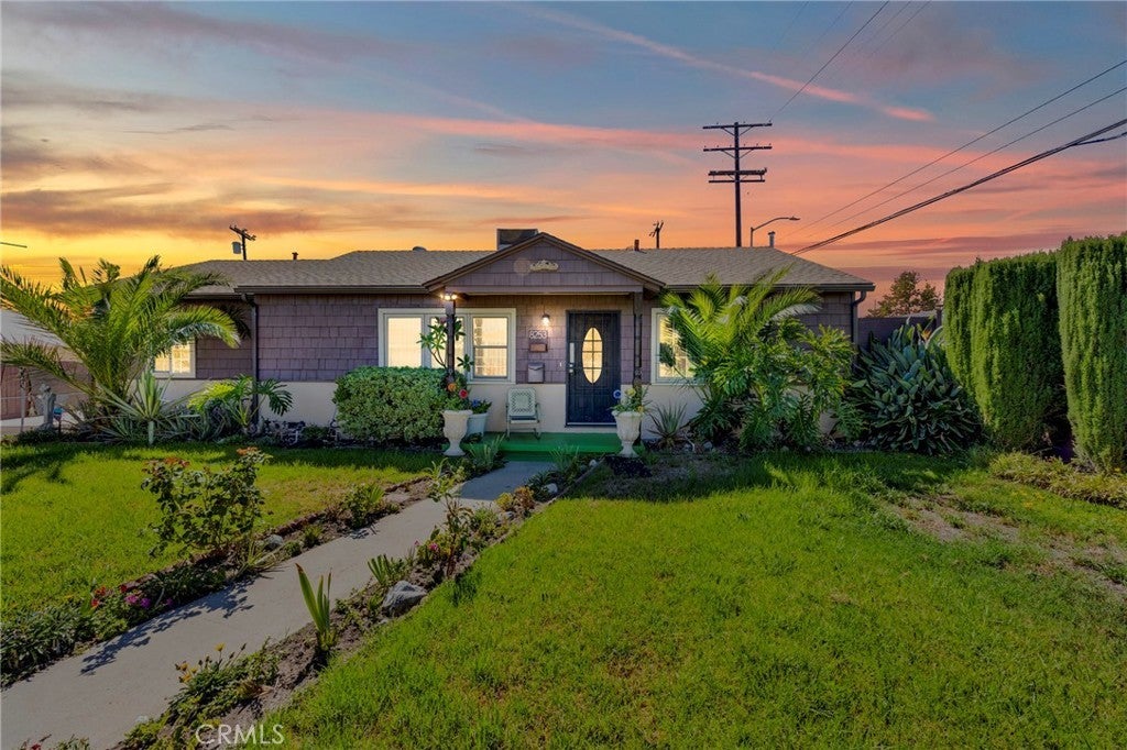 Photo of Listing #SR25192568