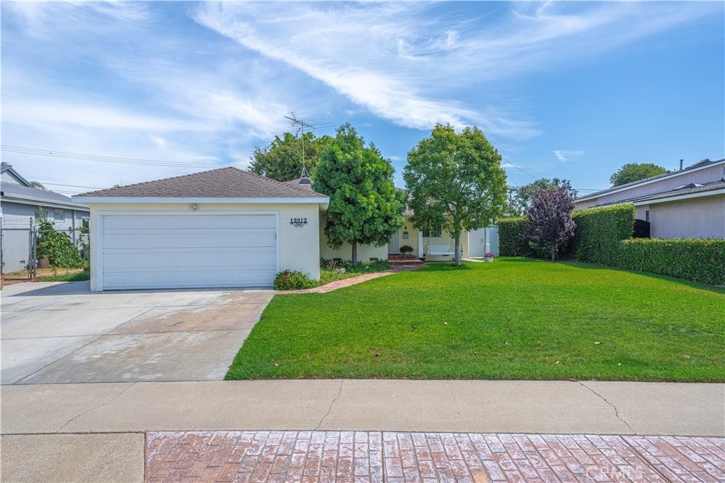 Photo of Listing #OC25191381