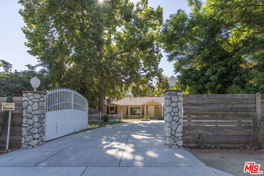 Photo of Listing #25583921