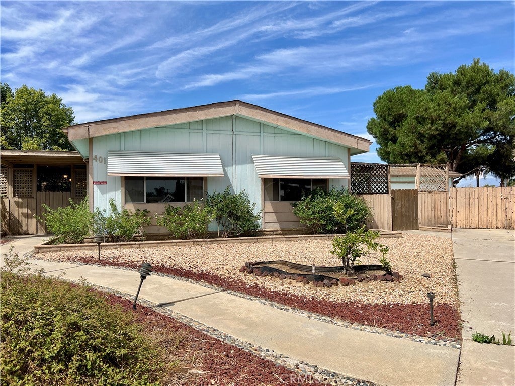 Photo of Listing #IV25192730