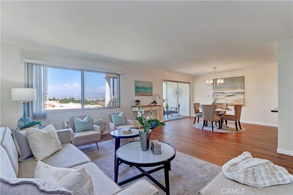 Photo of Listing #OC25192701