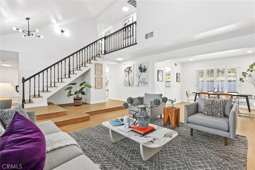 Photo of Listing #SB25193622