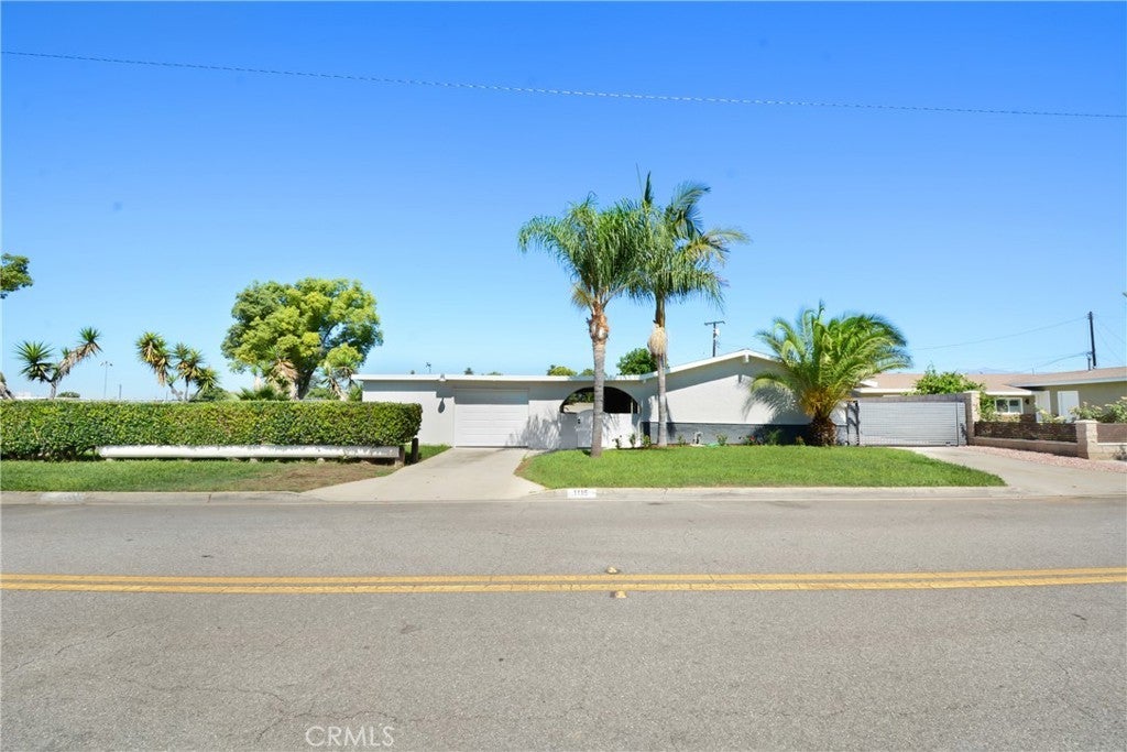 Photo of Listing #IV25193982