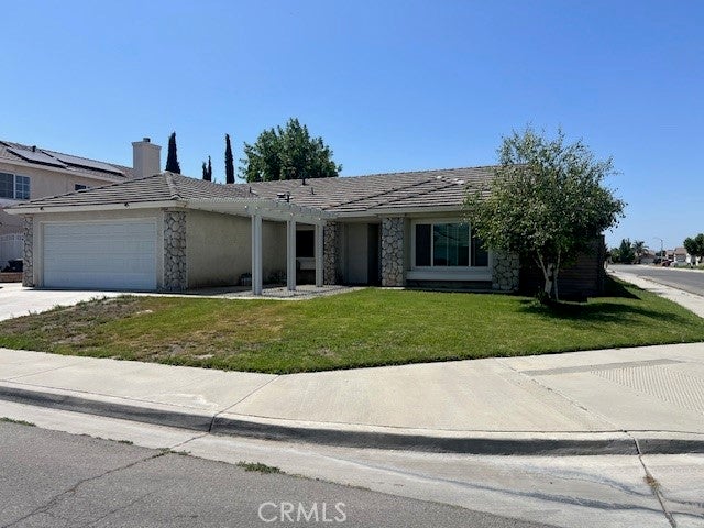 Photo of Listing #IV25193995