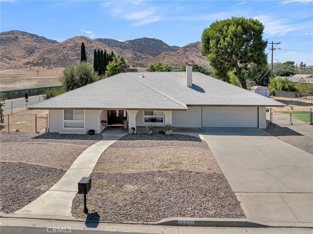 Photo of Listing #IV25193131