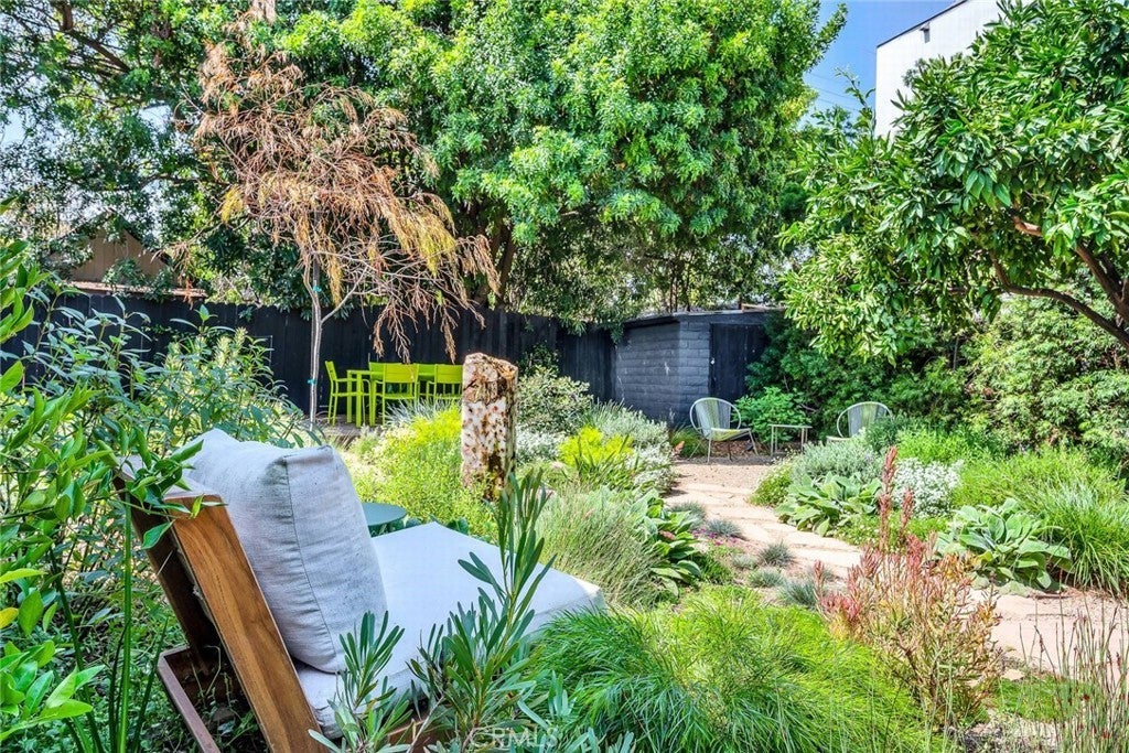 Photo of Listing #SB25193006