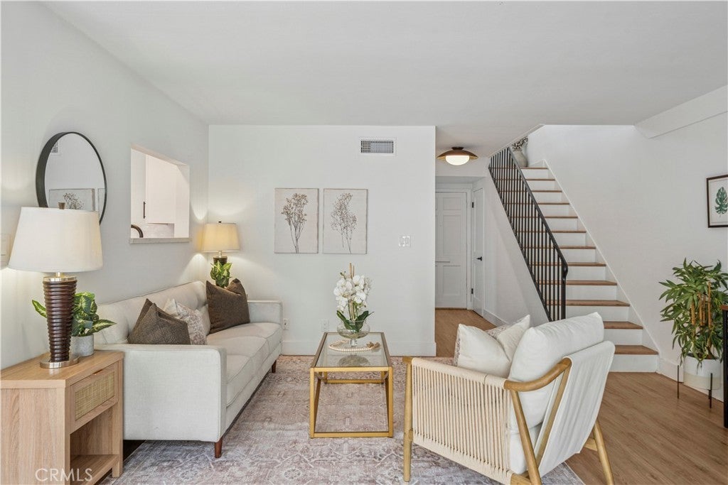 Photo of Listing #OC25193775