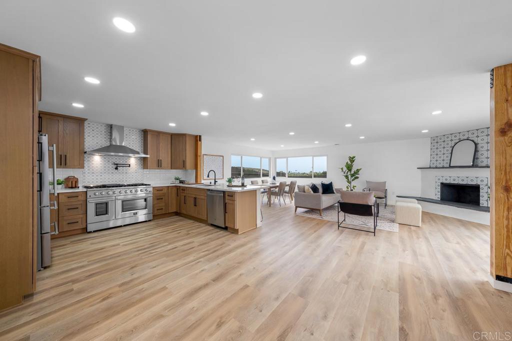 Photo of Listing #PTP2506560