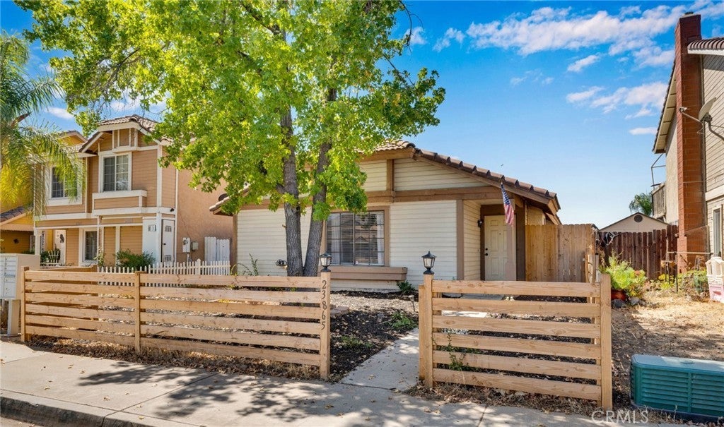 Photo of Listing #SB25190978