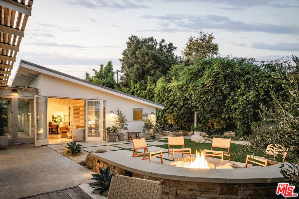 Photo of Listing #25584411