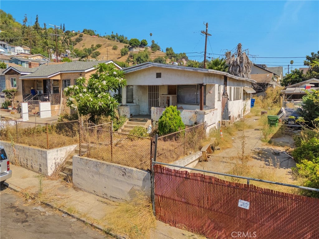 Photo of Listing #SR25194456