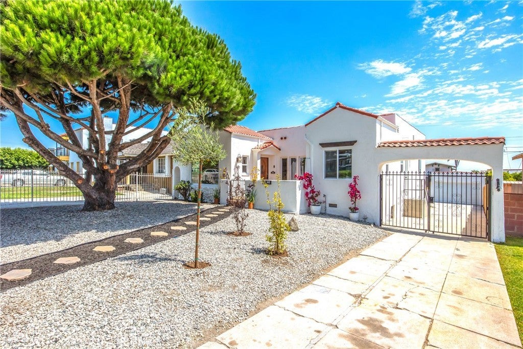 Photo of Listing #IV25194362