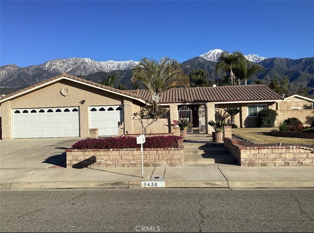 Photo of Listing #IV25194605