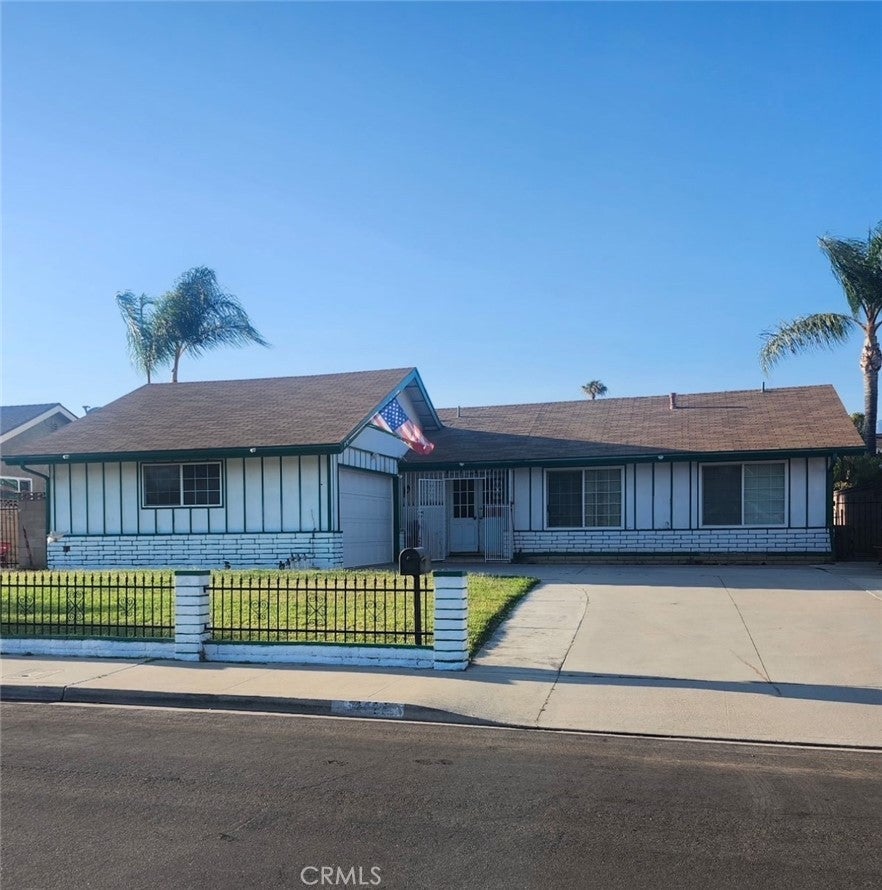 Photo of Listing #DW25194674