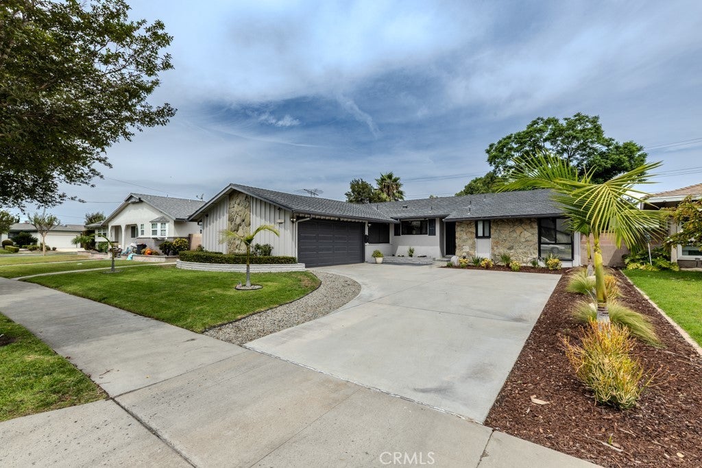 Photo of Listing #PW25193295