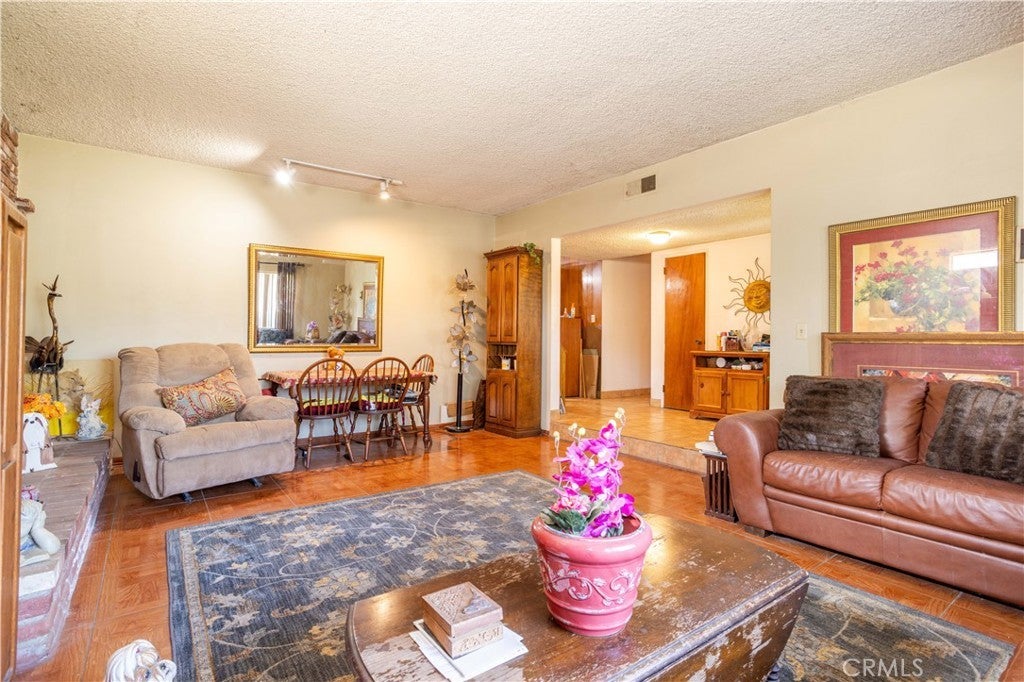 Photo of Listing #SR25194426