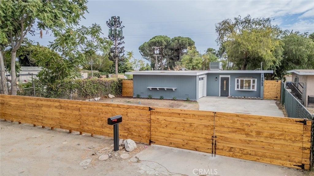 Photo of Listing #IV25195011