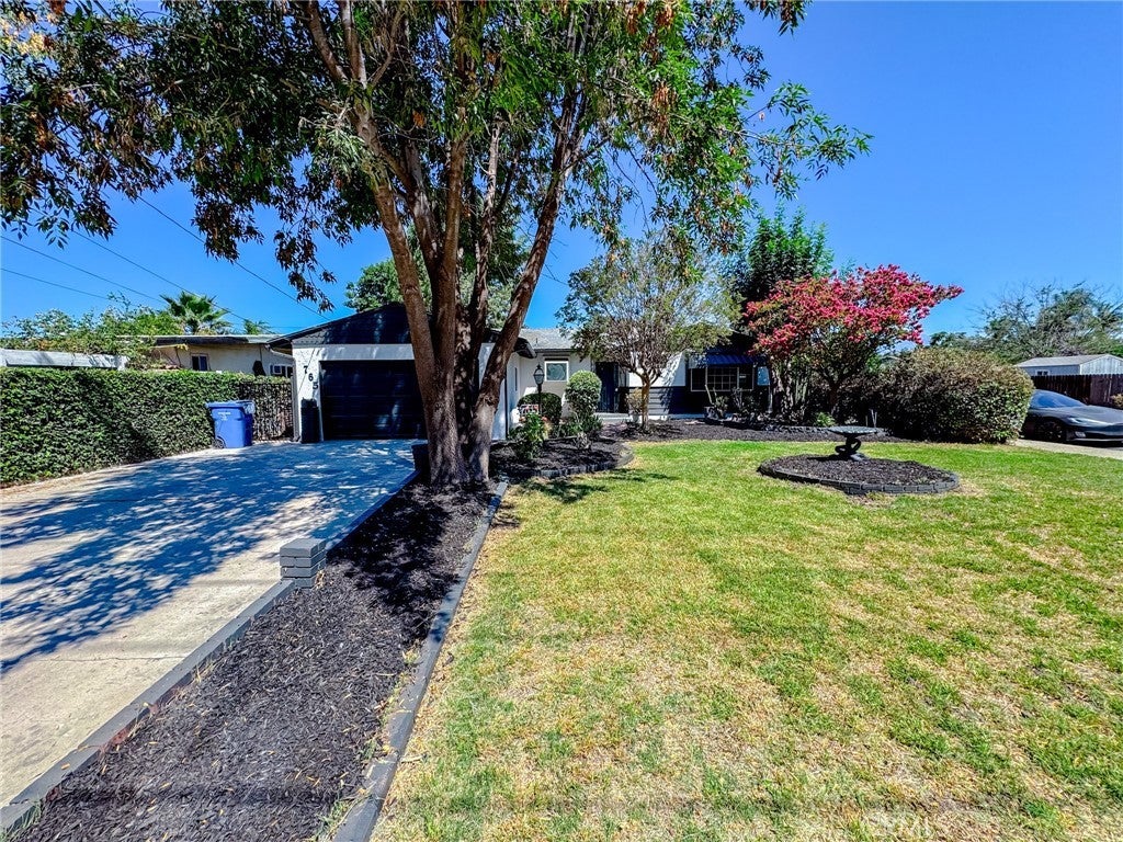 Photo of Listing #IV25194927