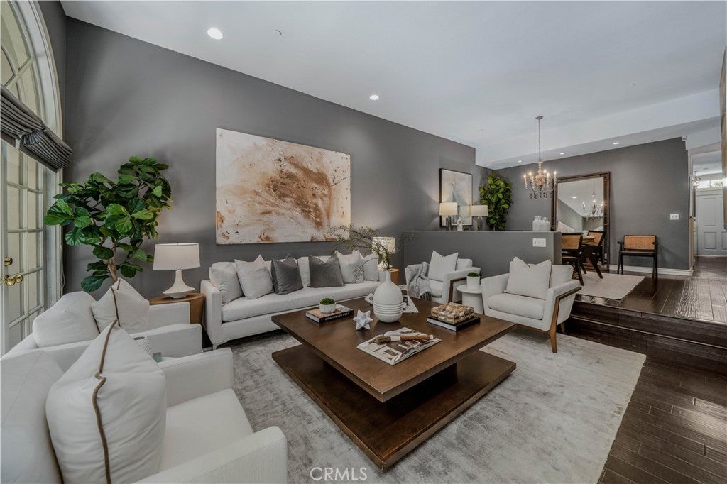 Photo of Listing #SR25180811