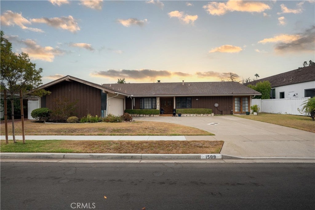 Photo of Listing #OC25193815