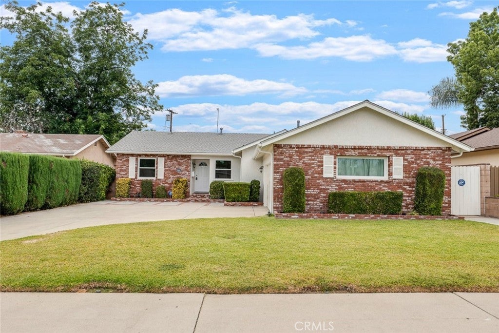 Photo of Listing #SR25194160