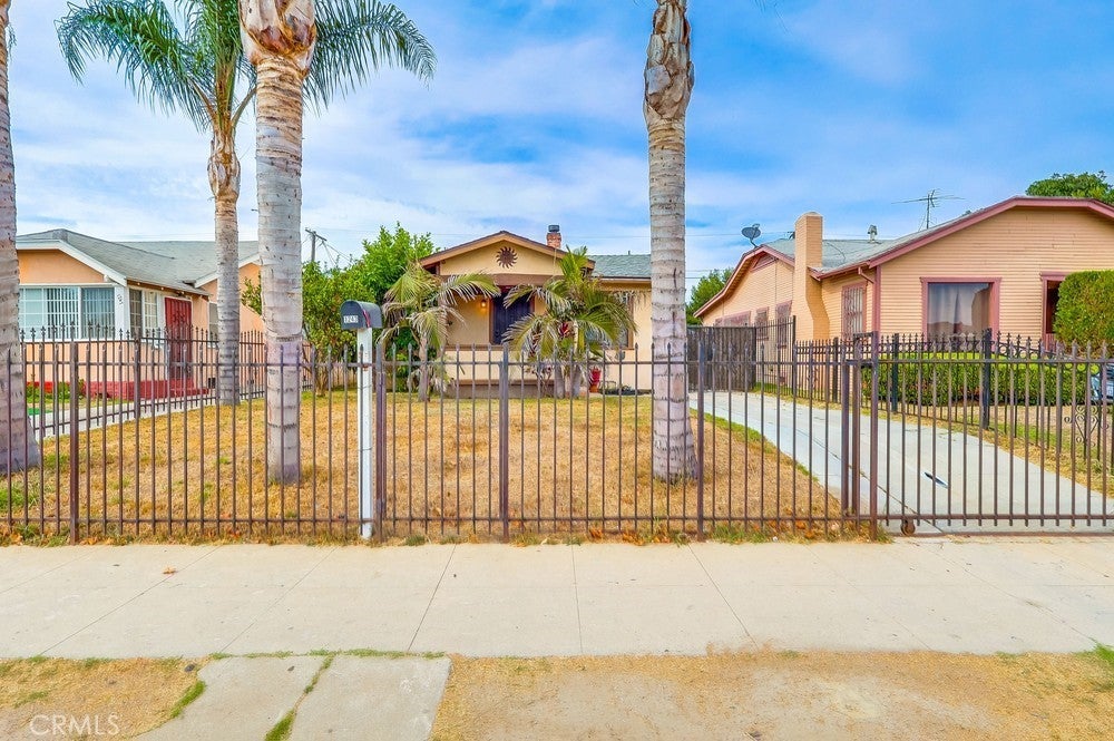 Photo of Listing #SB25195393