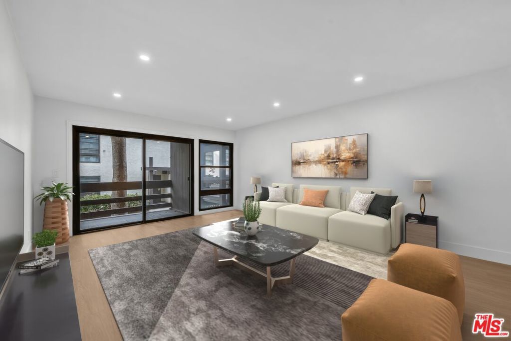 Photo of Listing #25585185